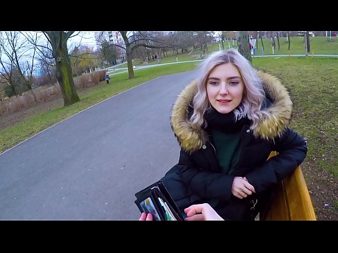 ❤️ Swallows hot cum coigreach airson airgead - blowjob anns a 'phàirc le Eva Elfie ❤️  Gnè  aig gd.hdporn24.ru